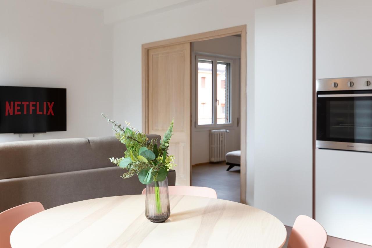 New Exclusive Melegnano Apartments- Near Train Station ภายนอก รูปภาพ