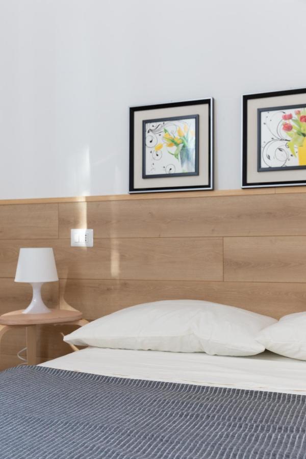 New Exclusive Melegnano Apartments- Near Train Station ภายนอก รูปภาพ
