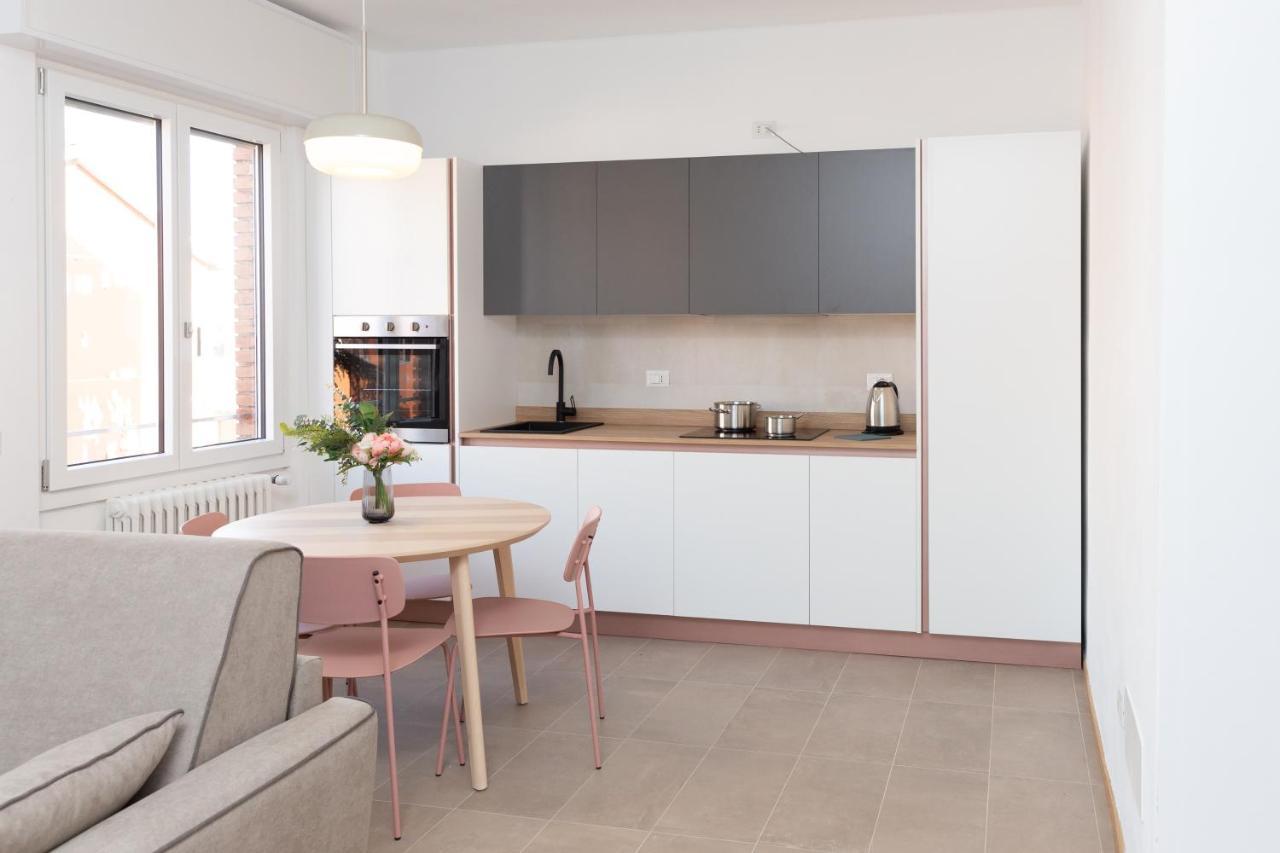 New Exclusive Melegnano Apartments- Near Train Station ภายนอก รูปภาพ